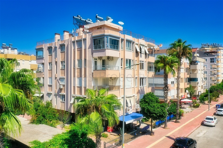 Просторная квартира 3+1 в пешей доступности к морю в районе Лиман-Анталья