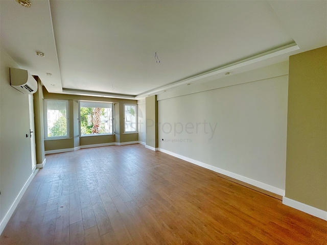 Просторная квартира 3+1 в пешей доступности к морю в районе Лиман-Анталья