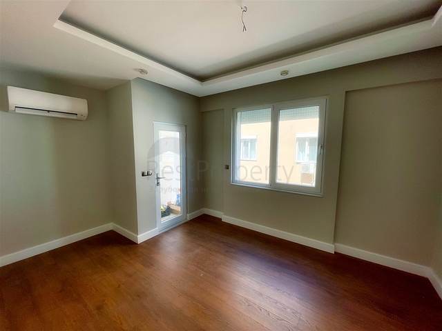 Просторная квартира 3+1 в пешей доступности к морю в районе Лиман-Анталья