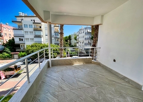 Просторная квартира 3+1 в пешей доступности к морю в районе Лиман-Анталья