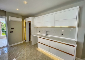 Просторная квартира 3+1 в пешей доступности к морю в районе Лиман-Анталья