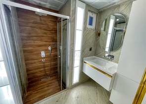 Просторная квартира 3+1 в пешей доступности к морю в районе Лиман-Анталья