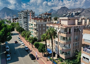 Просторная квартира 3+1 в пешей доступности к морю в районе Лиман-Анталья