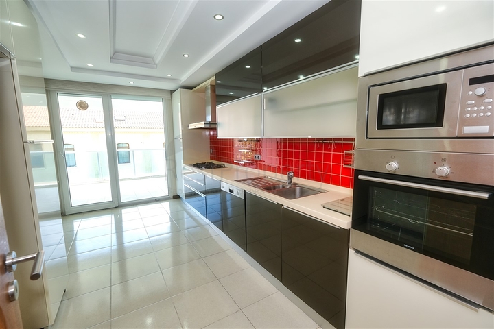 Квартира у моря планировки 3+1 в районе Лиман - Анталия