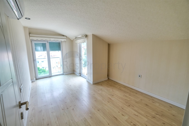 Квартира планировки 4+1 в микрорайоне Хурма-Анталия