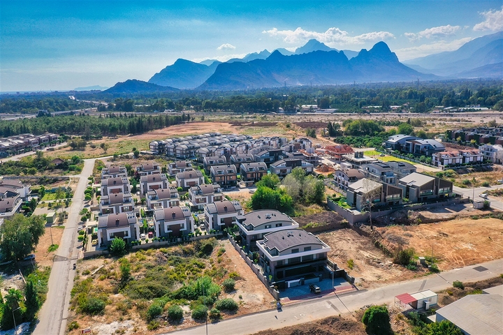 Виилла планировки 4+1 в микрорайоне Моллаюсуф - Анталия