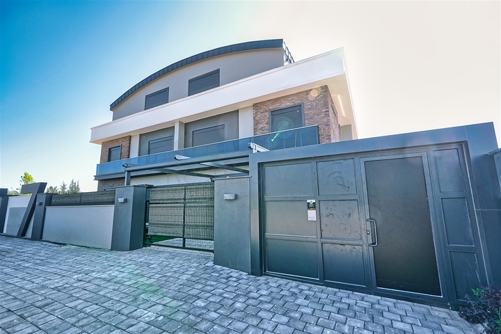 Виилла планировки 4+1 в микрорайоне Моллаюсуф - Анталия