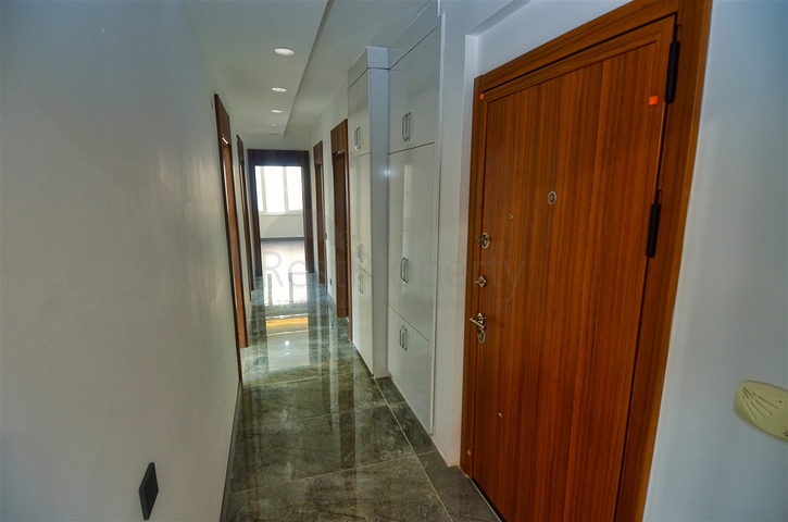 Квартира планировки 2+1 в центре города Анталии  