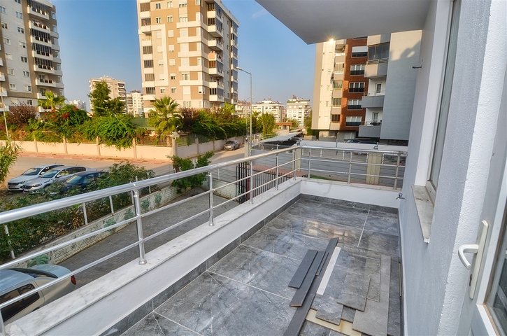 Квартира планировки 2+1 в центре города Анталии  