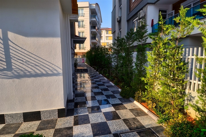 Квартира планировки 2+1 в центре города Анталии 