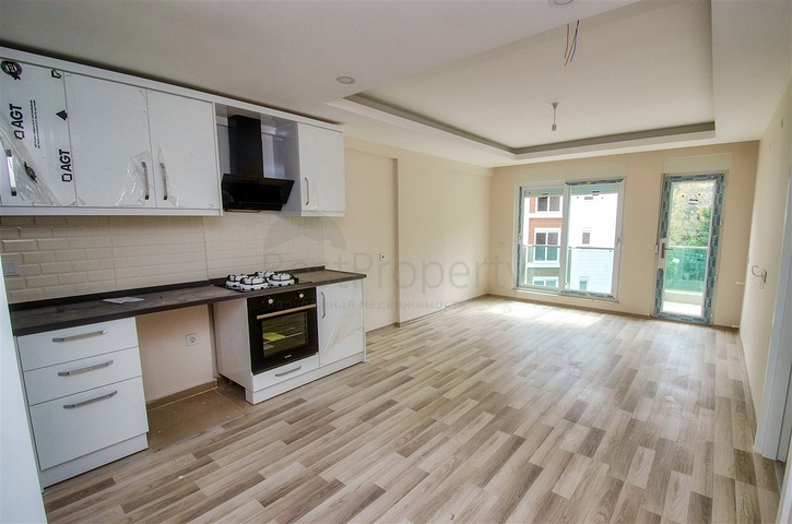 Квартира планировки 2+1 в хорошем комплексе района Коньяалты