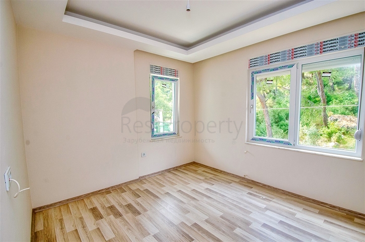 Квартира планировки 2+1 в хорошем комплексе района Коньяалты