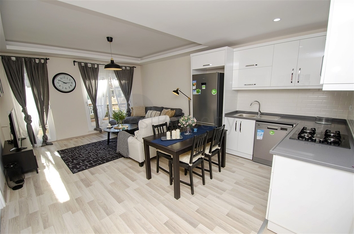 Квартира планировки 2+1 в хорошем комплексе района Коньяалты