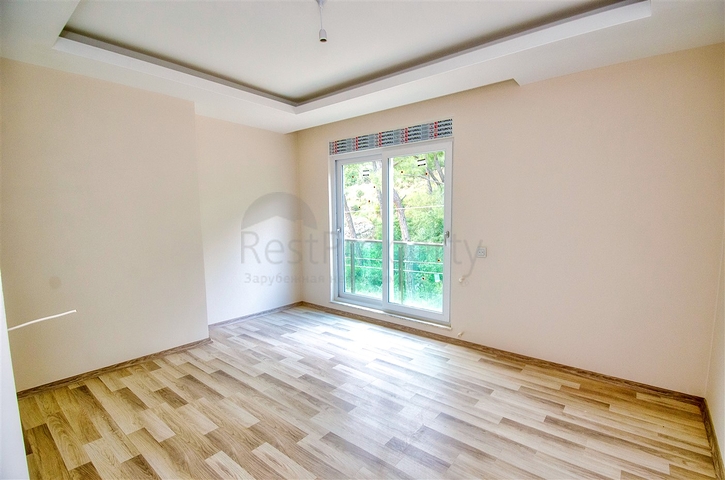 Квартира планировки 2+1 в хорошем комплексе района Коньяалты