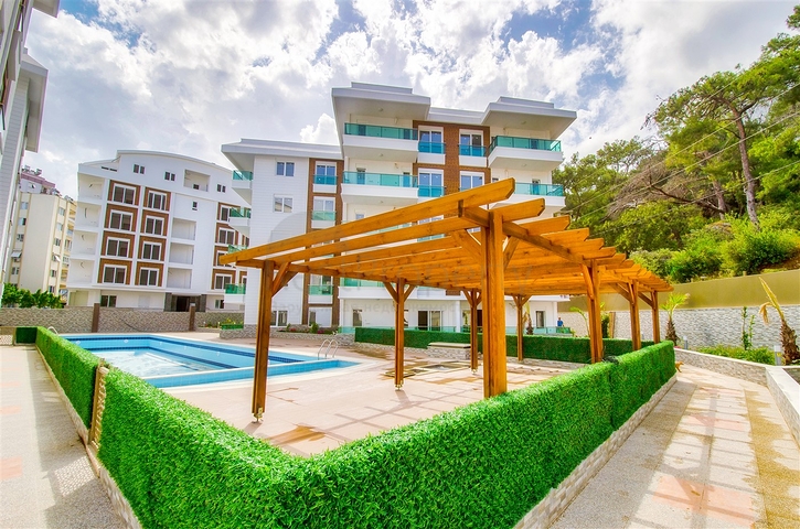 Квартира планировки 2+1 в хорошем комплексе района Коньяалты