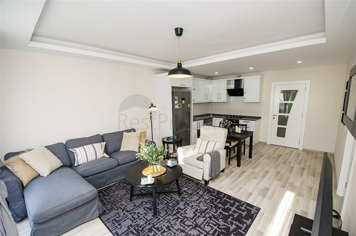 Квартира планировки 2+1 в хорошем комплексе района Коньяалты