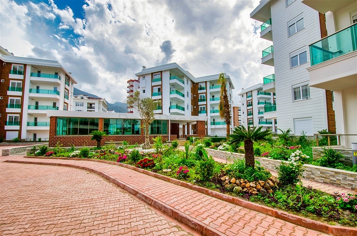 Квартира планировки 2+1 в хорошем комплексе района Коньяалты