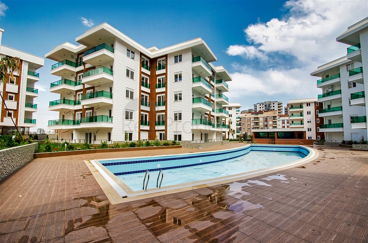 Квартира планировки 2+1 в хорошем комплексе района Коньяалты