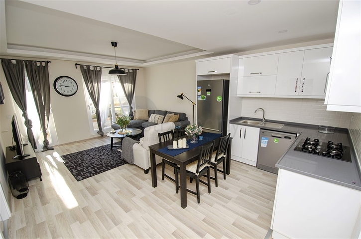 Квартира планировки 2+1 в хорошем комплексе района Коньяалты