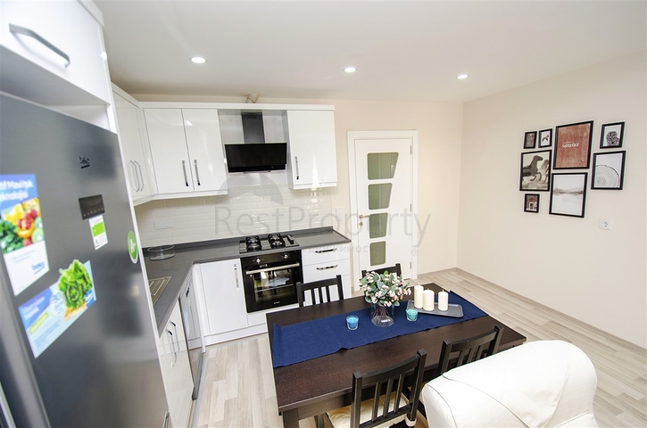 Квартира планировки 2+1 в хорошем комплексе района Коньяалты