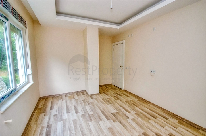 Квартира планировки 2+1 в хорошем комплексе района Коньяалты