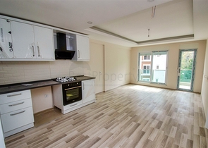 Квартира планировки 2+1 в хорошем комплексе района Коньяалты