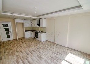 Квартира планировки 2+1 в хорошем комплексе района Коньяалты