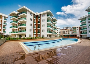 Квартира планировки 2+1 в хорошем комплексе района Коньяалты