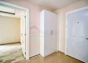 Квартира планировки 2+1 в хорошем комплексе района Коньяалты