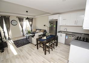 Квартира планировки 2+1 в хорошем комплексе района Коньяалты