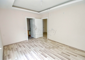 Квартира планировки 2+1 в хорошем комплексе района Коньяалты