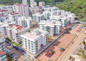 Квартира планировки 2+1 в хорошем комплексе района Коньяалты