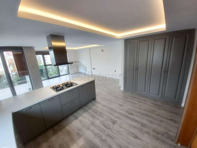 Квартира планировки 4+1 дуплекс в центре города Анталии 