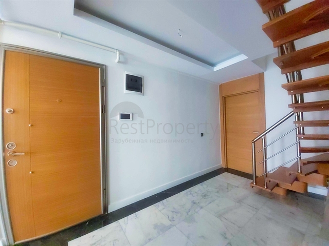 Квартира планировки 4+1 дуплекс в центре города Анталии 