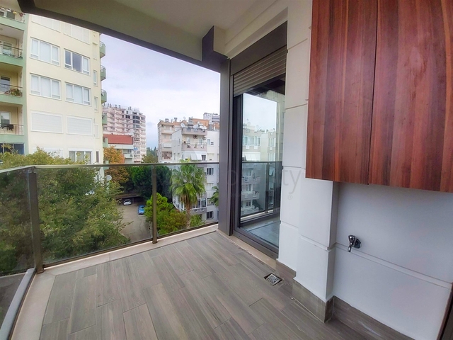 Квартира планировки 4+1 дуплекс в центре города Анталии 