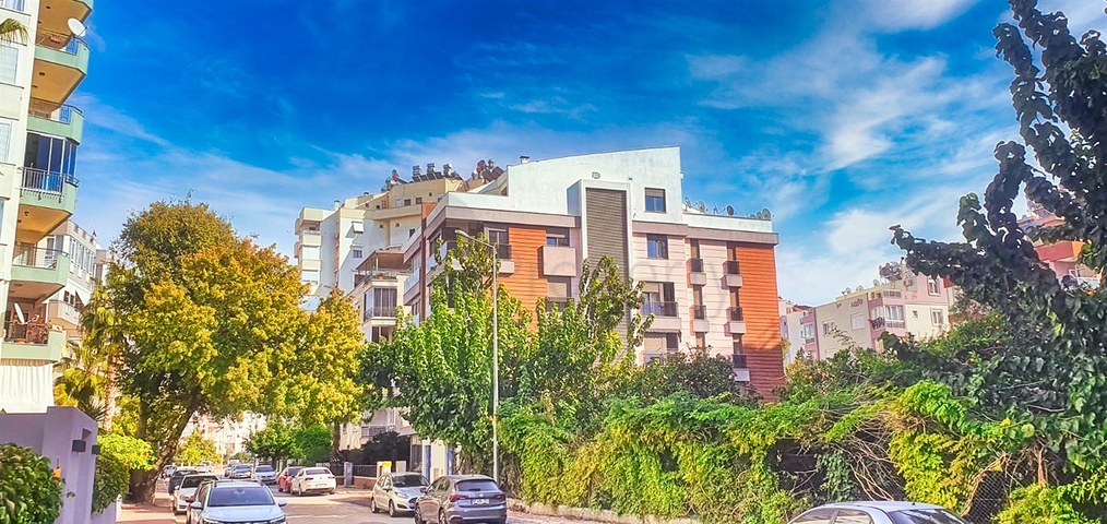 Квартира планировки 4+1 дуплекс в центре города Анталии 