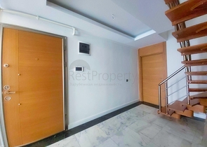 Квартира планировки 4+1 дуплекс в центре города Анталии 