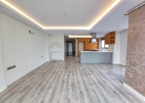 Квартира планировки 4+1 дуплекс в центре города Анталии 