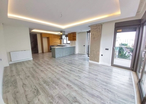 Квартира планировки 4+1 дуплекс в центре города Анталии 