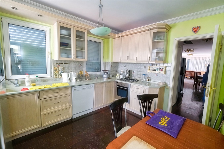 Просторная квартира планировки 4+1 в микрорайоне Лиман - Анталия 