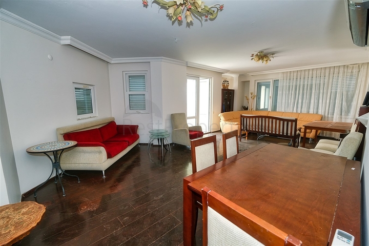 Просторная квартира планировки 4+1 в микрорайоне Лиман - Анталия 