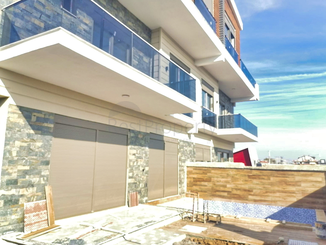 Вилла планировки 7+1 в районе Дошемеалты - Анталия