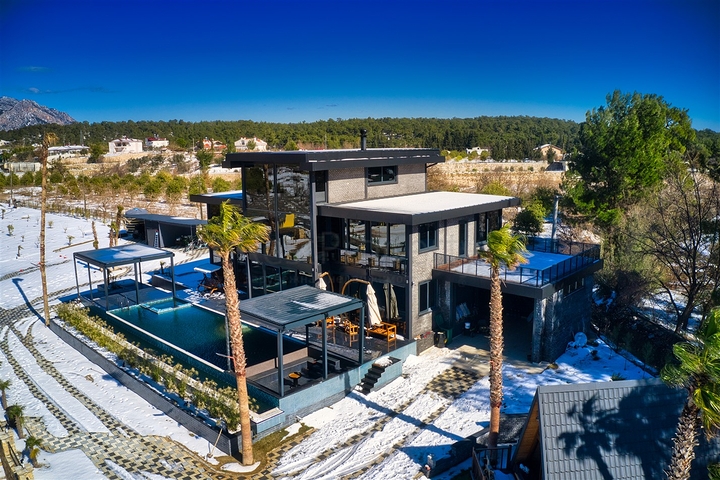 Шикарная Вилла планировки 5+3  в районе Коньяалты - Анталия 