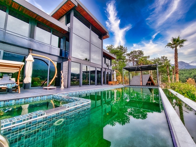 Шикарная Вилла планировки 5+3  в районе Коньяалты - Анталия 