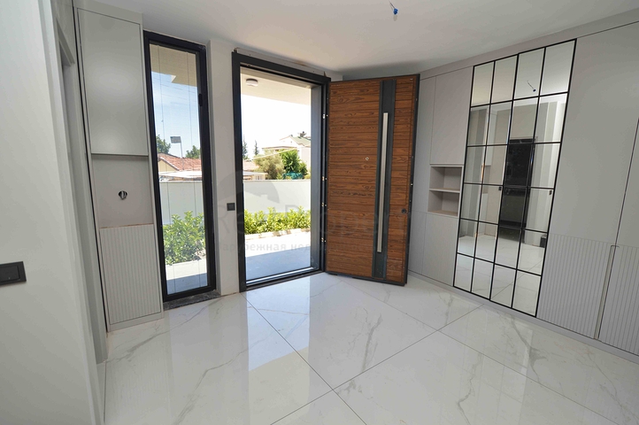 Виллы в комплексе планировки 5+1 в районе Лара - Анталия 