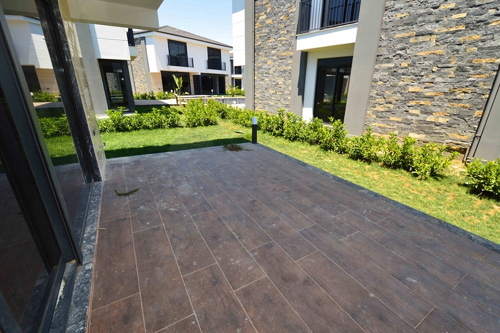 Виллы в комплексе планировки 5+1 в районе Лара - Анталия 