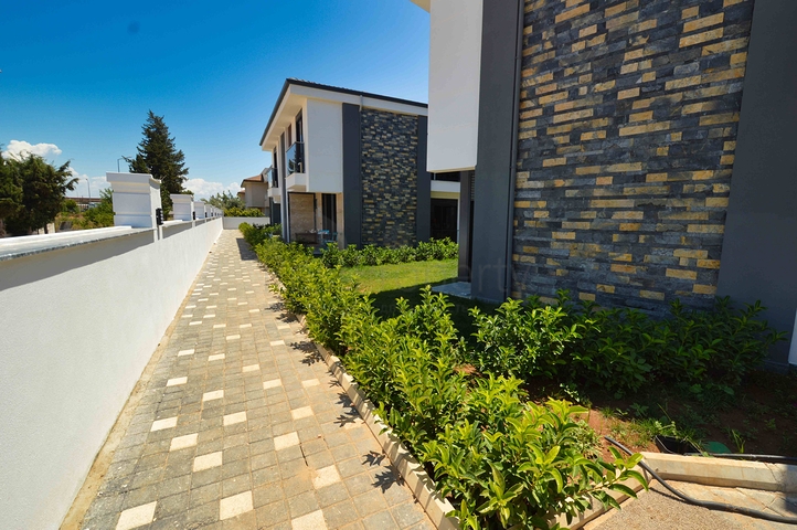 Виллы в комплексе планировки 5+1 в районе Лара - Анталия 