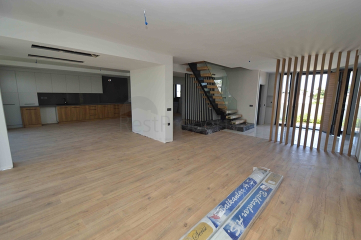 Виллы в комплексе планировки 5+1 в районе Лара - Анталия 