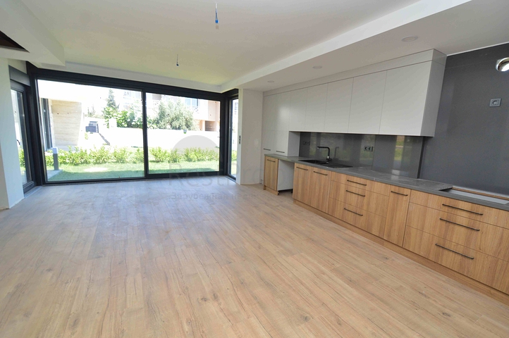 Виллы в комплексе планировки 5+1 в районе Лара - Анталия 