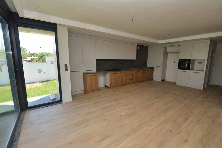 Виллы в комплексе планировки 5+1 в районе Лара - Анталия 